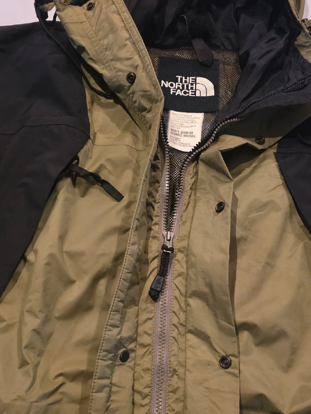 The North Face Gore-Tex Vintage Men’s Mountain Light Shell Jacket Tumbleweed M